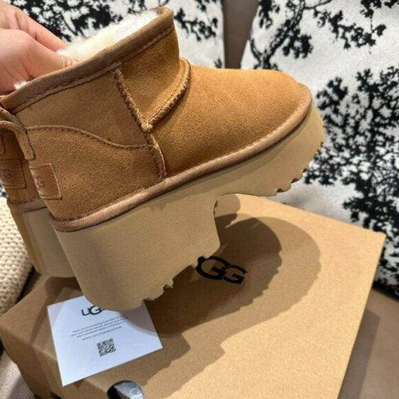 NWT UGG Women's Chestnut Classic Ultra Mini new Heights Booties - Picture 7 of 8